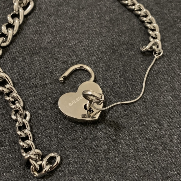 Authentic Balenciaga Chunky Chain Necklace with Heart-shaped Lock - Picture 5 of 7